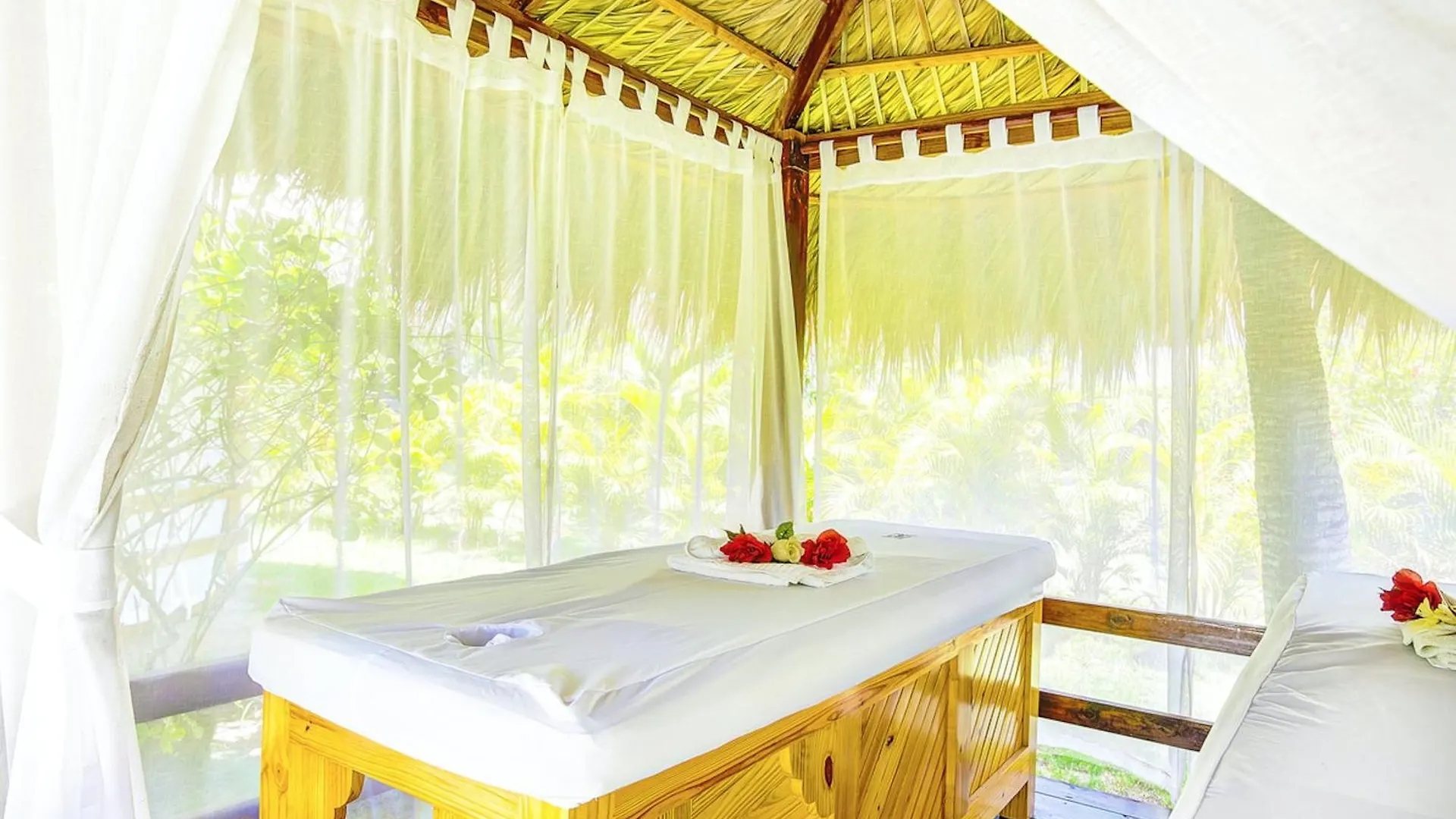 ***** Hotel Ducassi Suites Rooftop Pool - Beach Club And Spa Punta Cana Dominican Republic